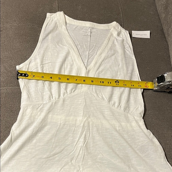 Banana Republic White Sleeveless V-Neck Top - Picture 5 of 8